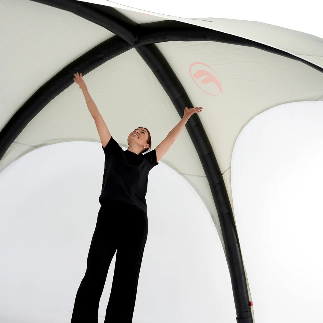 Inflatable sun shade