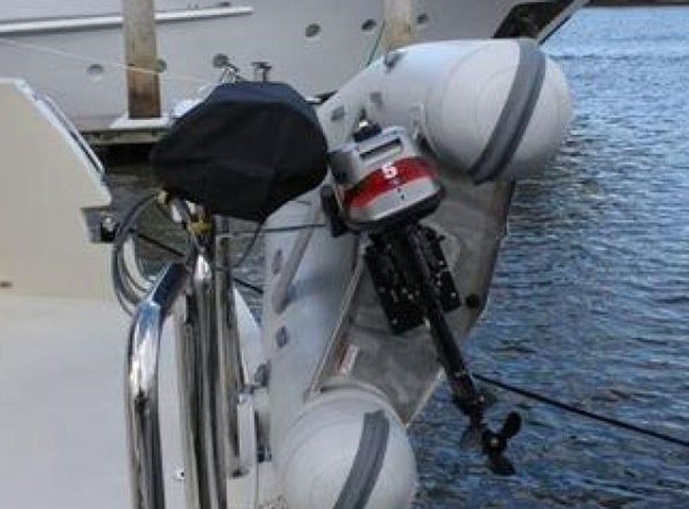 SWIVEL OUTBOARD MOTOR BRACKET